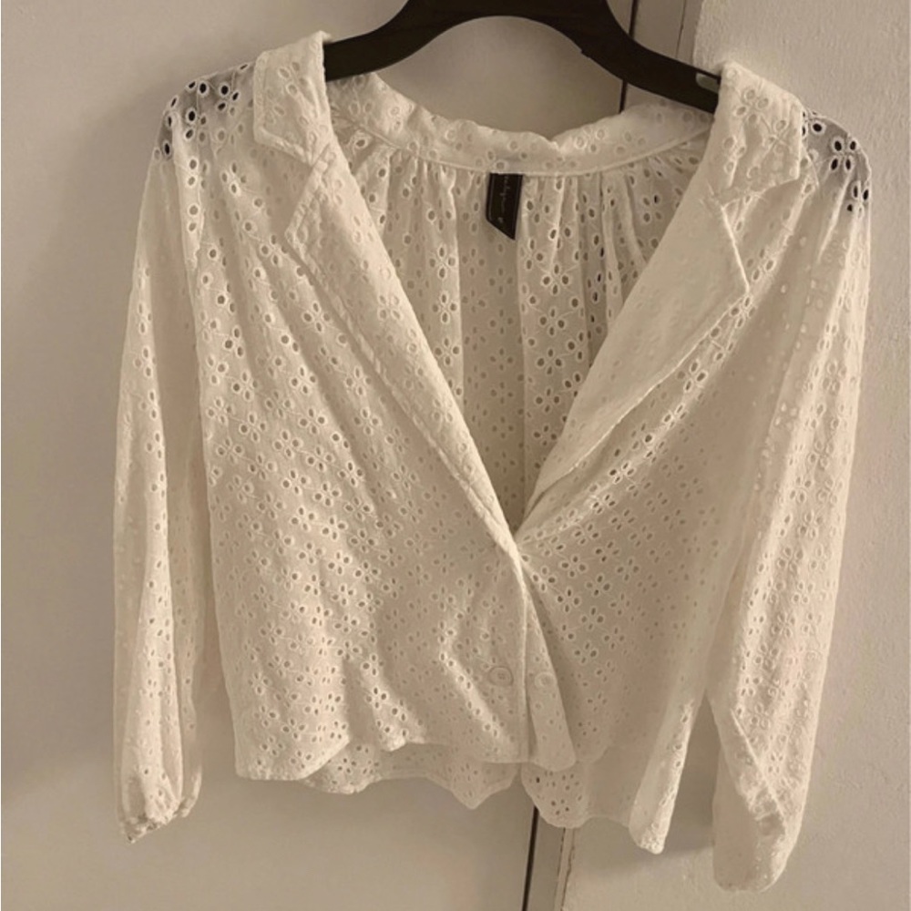 Eyelet top